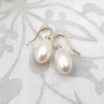 9ct gold Johanna Freshwater Pearl drop earrings.